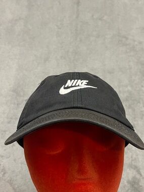Nike Sportswear Futura Heritage86 Black Adjustable Strapback Hat (913011-010)